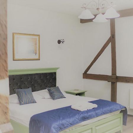 Hotel La Curtea Domneasca à Piatra Neamţ Extérieur photo