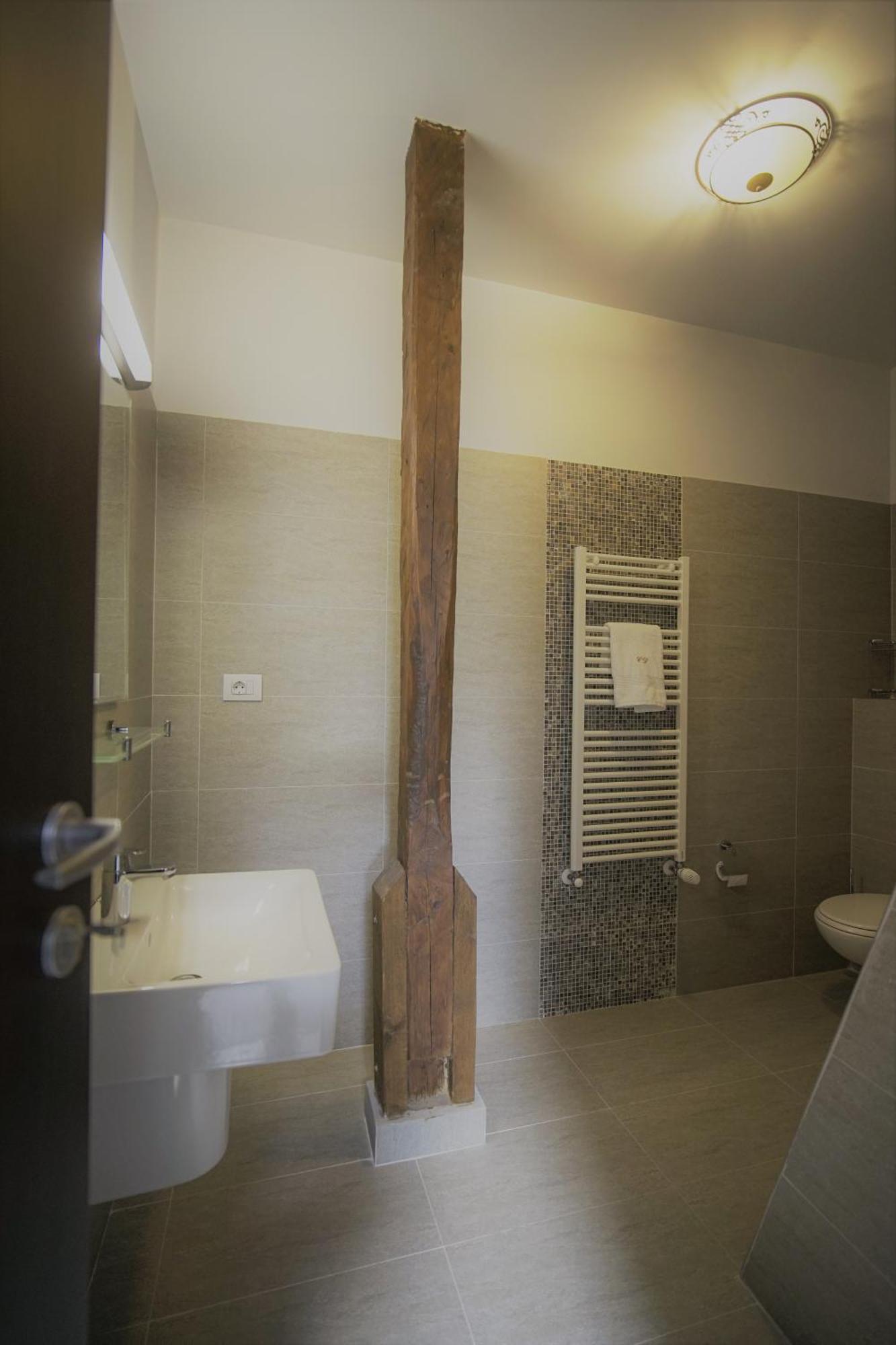 Hotel La Curtea Domneasca à Piatra Neamţ Chambre photo